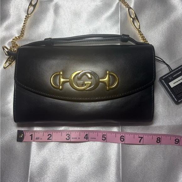 Gucci Black Leather Shoulder Bag - Picture 12 of 14